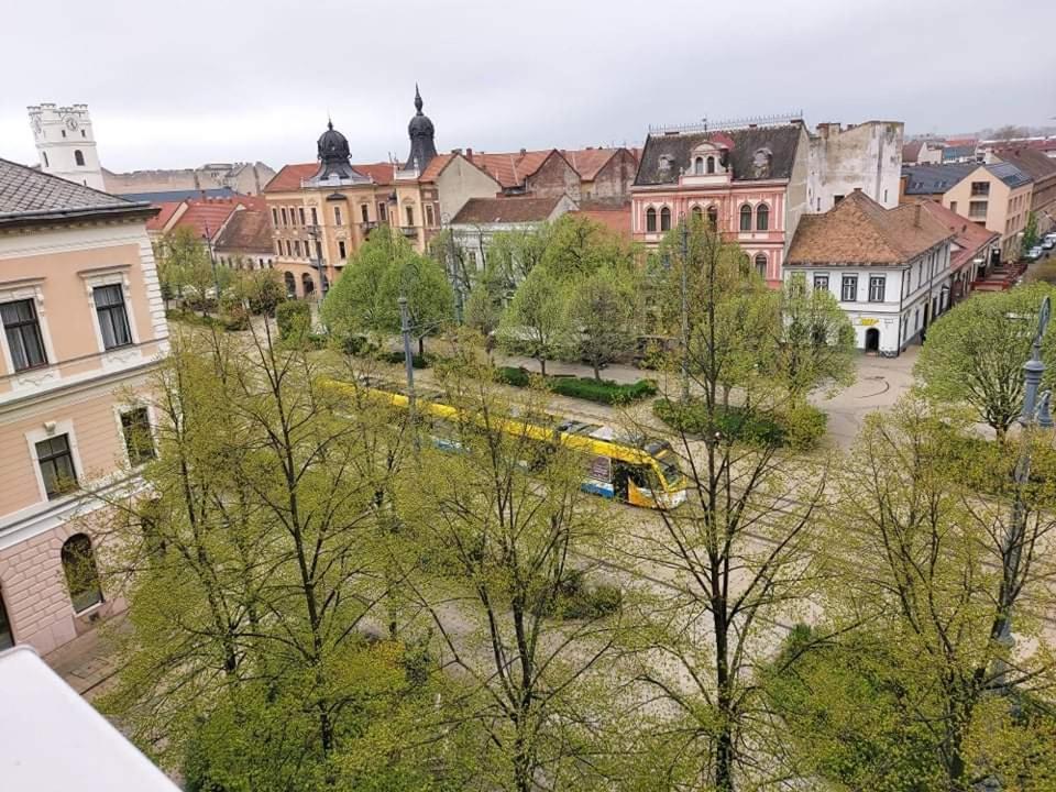Alfoeldi Palace Apartman Debrecen Buitenkant foto