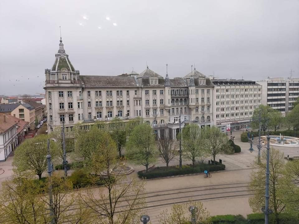 Alfoeldi Palace Apartman Debrecen Buitenkant foto
