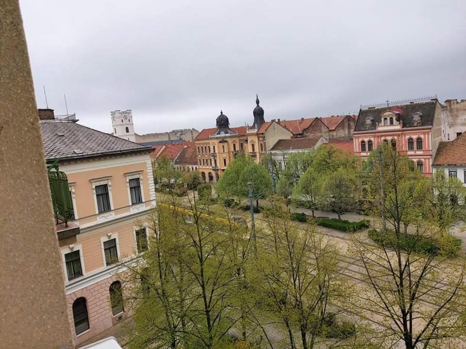 Alfoeldi Palace Apartman Debrecen Buitenkant foto