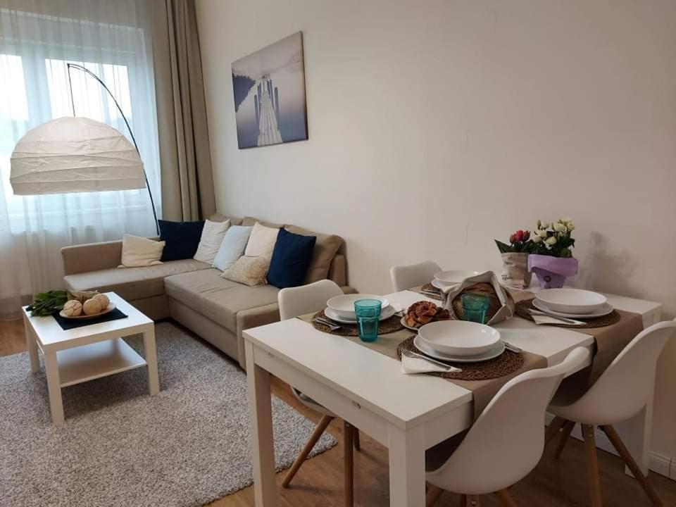 Alfoeldi Palace Apartman Debrecen Buitenkant foto
